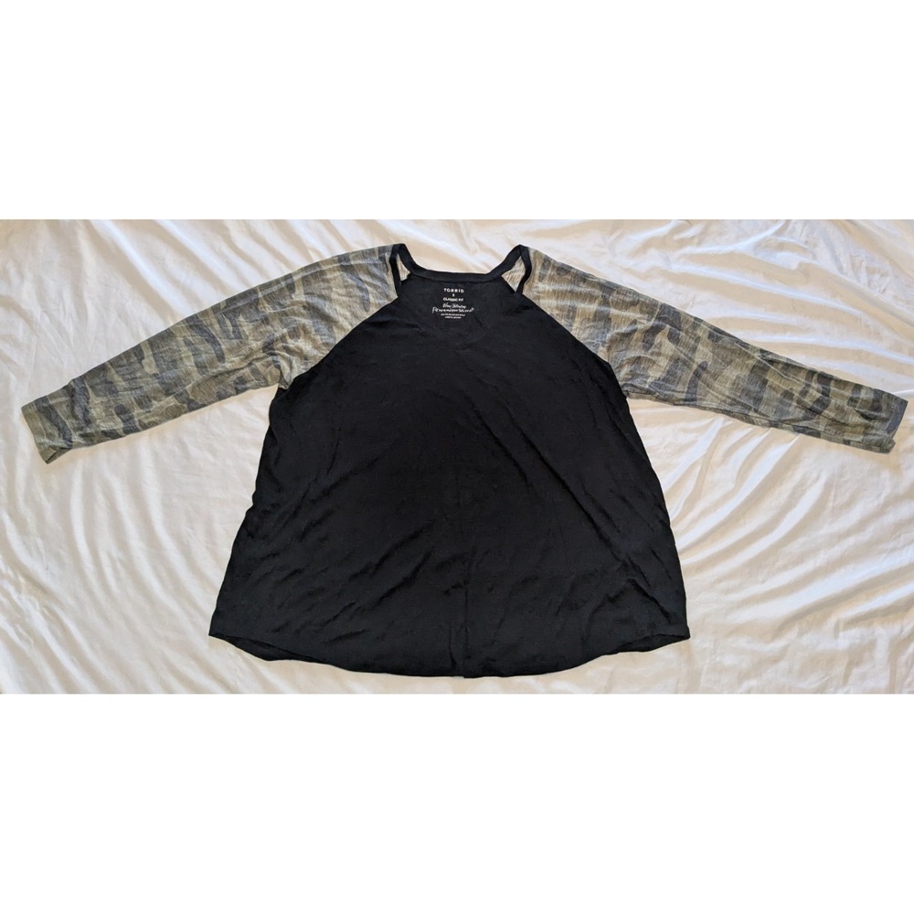 Torrid Women's Classic Fit Shirt With Camouflage Sleeves Size 5